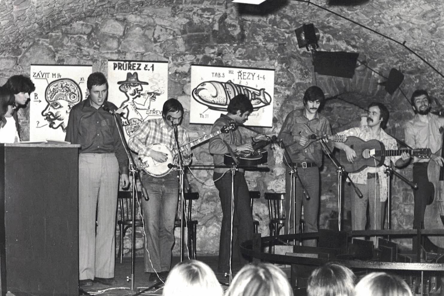 1977 - Valašské Meziříčí, již v novém složení s Tepličáky