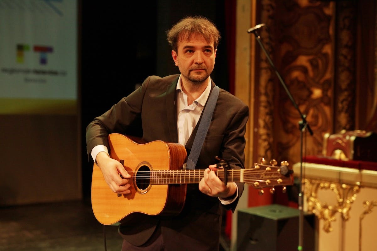 Lubor Bořek, kytara. Autor fotografie, Jindřich Matoušek.